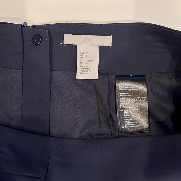 Gorgeous Navy pencil Skirt H&M, lined - Picture 4 of 8